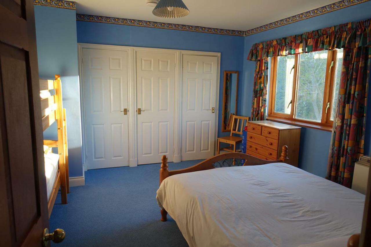 Tyddyn Crwn Country-House Apartments Beaumaris Bagian luar foto