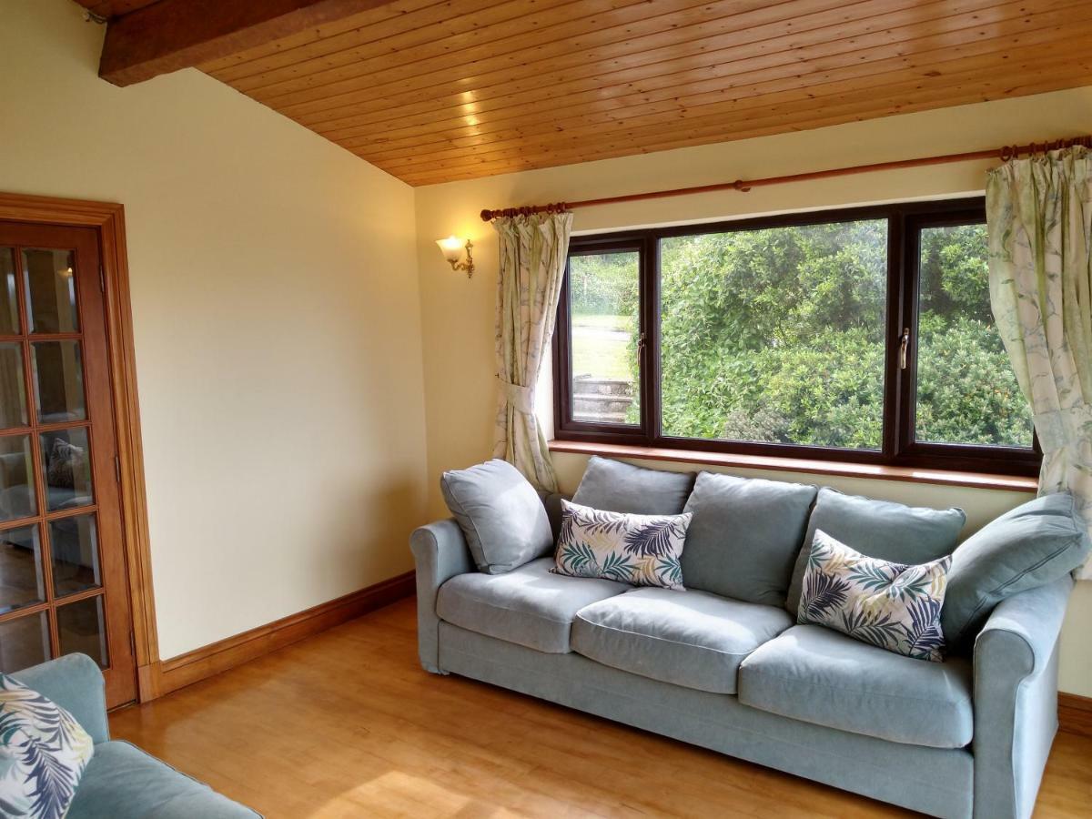 Tyddyn Crwn Country-House Apartments Beaumaris Bagian luar foto